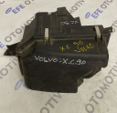 Oto Çıkma Parça / Volvo / XC90 / Filtre / Hava Filtresi Kazanı / Çıkma Parça 
