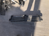 BMW 1 SERİSİ F40 ÖN TAMPON ORTA IZGARA 51118070941