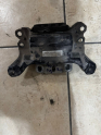 Oto Çıkma Parça / Volkswagen / Passat / Motor / Takozu & Kulağı / Çıkma Parça 