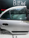Almera Sağ Arka Kapı