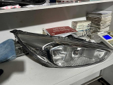 Oto Çıkma Parça / Ford / Focus / Far & Stop / Sağ Ön Far / Çıkma Parça 