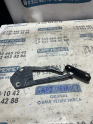 Oto Çıkma Parça / Volkswagen / Caddy / Kaporta & Karoser / Kaput Menteşesi / Çıkma Parça 