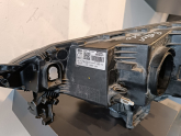 Oto Çıkma Parça / Renault / Megane / Far & Stop / Sağ Ön Far / Çıkma Parça 