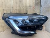 Renault Clio 5-V Sağ Far   260100902R