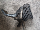 Oto Çıkma Parça / Volkswagen / Touran / Koltuk & Döşeme / Pedal / Çıkma Parça 