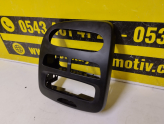 Oto Çıkma Parça / Renault / Clio / Teyp / Teyp Çerçevesi / Çıkma Parça 