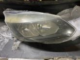 Ford Custom sağ far camı