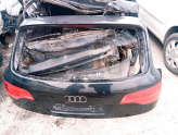 Audi Q7 bagaj kapağı