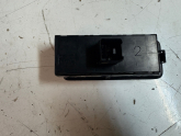 Oto Çıkma Parça / Volkswagen / Polo / Oto Cam / Cam Düğmesi / Çıkma Parça 