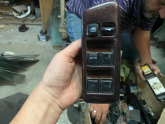 Oto Çıkma Parça / Nissan / Maxima / Oto Cam / Cam Düğmesi / Çıkma Parça 