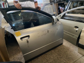 Oto Çıkma Parça / Audi / A4 / Kaporta & Karoser / Sağ Ön Kapı / Çıkma Parça 