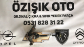 OPEL CORSA F SOL ÖN AKS VE TAŞIYICI ÇIKMA ORJİNAL 9825392980