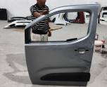 PEUGEOT RİFTER GRİ SOL ÖN KAPI ORJINAL LOKALLIK