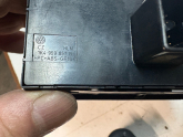 Oto Çıkma Parça / Volkswagen / Polo / Oto Cam / Cam Düğmesi / Çıkma Parça 