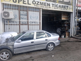 ÖZMEN OPEL VECTRA B SAĞ SOL ÖN ARKA KAPI CAMI KRİKOSU