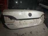 Volkswagen Jetta arka bagaj kapağı
