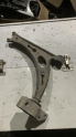 Orjinal VW Golf/Touran Sol Ön Salıncak Parçası - 1K0407153G