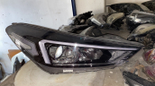 Hyundai Tucson İçin Çıkma Sağ Far Parçası