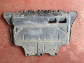 Oto Çıkma Parça / Volkswagen / Tiguan / Motor / Alt Muhafaza / Çıkma Parça 