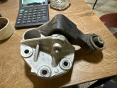 Oto Çıkma Parça / Peugeot / 407 / Motor / Takozu & Kulağı / Çıkma Parça 