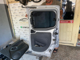 Oto Çıkma Parça / Peugeot / Bipper / Kaporta & Karoser / Sağ Sürgülü Kapı / Çıkma Parça 
