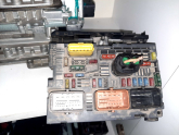 Peugeot 308 sigorta kutusu 9675878480 BSM R05