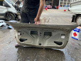 Oto Çıkma Parça / Toyota / Corolla / Kaporta & Karoser / Bagaj Kapağı / Çıkma Parça 