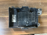 RENAULT MEGANE 2 AKÜ ALT TABLASI ORJINAL ÇIKMA TEMİZ 03-08 MODEL