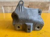 Oto Çıkma Parça / Volkswagen / Passat / Şanzıman / Şanzıman Takozu / Çıkma Parça 