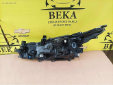 Oto Çıkma Parça / Toyota / Corolla / Far & Stop / Sağ Ön Far / Sıfır Parça 