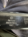 6R0807651A VW POLO 10-17 ÖN TAMPON DEMİRİ ALT İNCE SIFIR