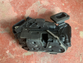 Oto Çıkma Parça / Volkswagen / Passat / Kaporta & Karoser / Kapı Kilidi / Çıkma Parça 