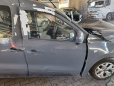 Oto Çıkma Parça / Renault / Express / Kaporta & Karoser / Sağ Ön Kapı / Çıkma Parça 