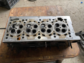 Oto Çıkma Parça / Volkswagen / Passat / Motor / Silindir Kapağı / Çıkma Parça 