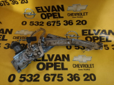 Opel Corsa B Çıkma Sağ Ön Cam Krikosu