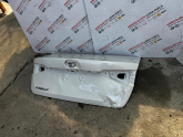 Toyota Corolla arka bagaj kapağı (az hasarlı)