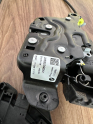 BMW G60 520İ İ5 BAGAJ KİLİDİ ÇIKMA ORJİNAL 5B539E4