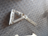 Oto Çıkma Parça / Volkswagen / Transporter / Kaporta & Karoser / Kaput Menteşesi / Çıkma Parça 