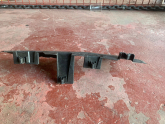 Oto Çıkma Parça / Volkswagen / Polo / Radyatör / Radyatör Ayağı / Çıkma Parça 