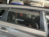 HYUNDAİ BAYON SAĞ ARKA KAPI CAMI
