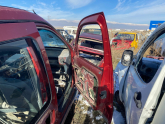 Oto Çıkma Parça / Renault / Kangoo / Kaporta & Karoser / Sağ Ön Kapı / Çıkma Parça 