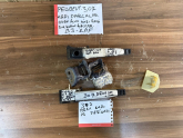 Oto Çıkma Parça / Peugeot / 206 / Kaporta & Karoser / Kapı Menteşesi / Çıkma Parça 