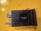 Oto Çıkma Parça / Volkswagen / Passat / Elektrik / Dörtlü Flaşör Düğmesi / Sıfır Parça 