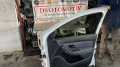 Oto Çıkma Parça / Dacia / Duster / Kaporta & Karoser / Sağ Ön Kapı / Çıkma Parça 