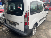 Oto Çıkma Parça / Peugeot / Partner / Kaporta & Karoser / Sağ Arka Kapı / Çıkma Parça 