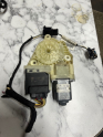 Oto Çıkma Parça / Volkswagen / Passat / Oto Cam / Cam Motoru / Çıkma Parça 