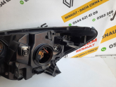 Oto Çıkma Parça / Renault / Captur / Far & Stop / Sağ Ön Far / Çıkma Parça 
