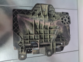POLO AKÜ ALT BRAKETİ 6Q0915331D