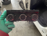 VOLKSWAGEN GOLF 7 KLİMA KONTROL PANELİ ORJİNAL ÇIKMA
