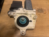 Oto Çıkma Parça / Volkswagen / Passat / Oto Cam / Cam Motoru / Çıkma Parça 
